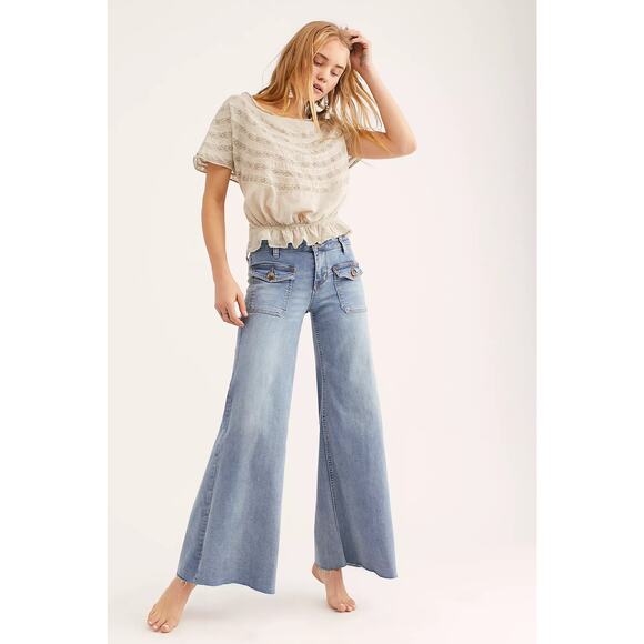 FREE PEOPLE We The Free Hailey Low-Rise Bell-Bottom Jeans Size 29 Light Wash - Picture 1 of 11